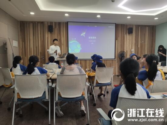 与未来同行 科技&ldquo;小先锋&rdquo;走进杭州云栖小镇